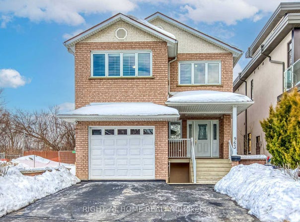 963 Hampton Crescent S, Mississauga, Ontario L5G4G7