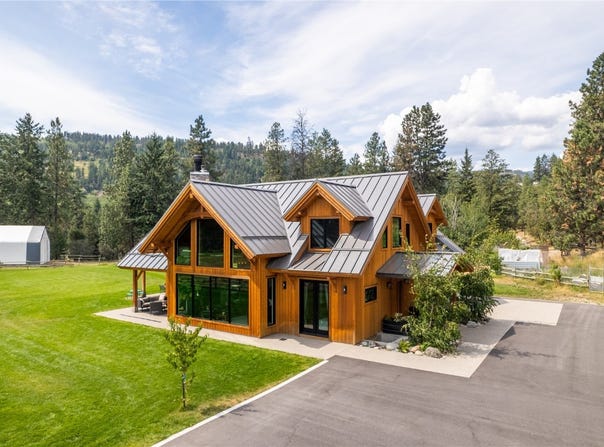 6400 Keyes Avenue, Peachland, British Columbia V0H 1X8