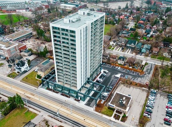 741 King Street W 1807, Waterloo, ON, Kitchener, Ontario N2G-1E5