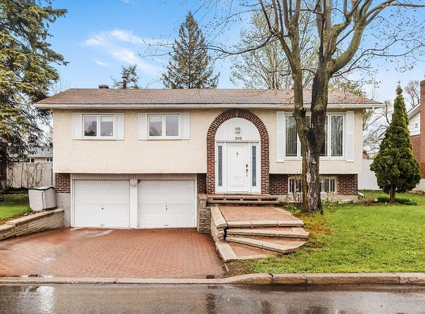 202 Rue Sommerset, Dollard-des-Ormeaux, QC H9G2G8, CA, Dollard-des-Ormeaux, Quebec H9G2G8