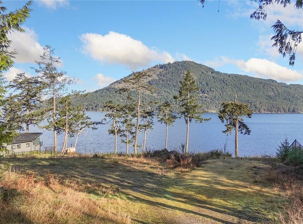 770 Lands End Rd, North Saanich, British Columbia V8L 5K9