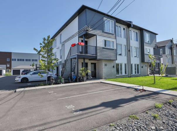 40A-40H Rg de la Côte-St-Louis, Saint-Esprit, QC J0K2L0, CA, Saint-Esprit, Quebec J0K2L0