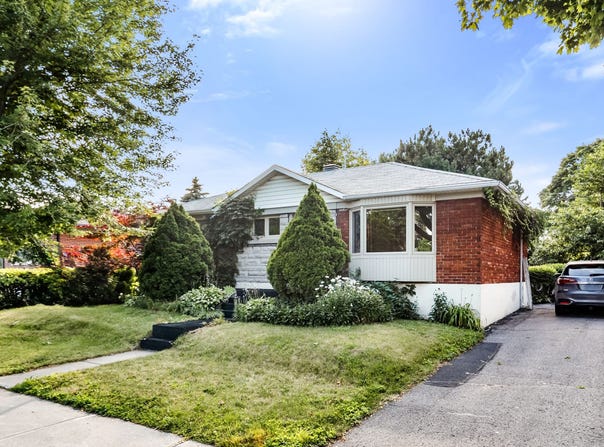 4825 Rue St-Zotique E., Rosemont/La Petite-Patrie, QC H1T1M7, CA, Rosemont/La Petite-Patrie, Quebec H1T1M7