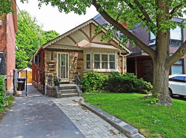 61 Banff Rd, Toronto, ON M4S 2V6, Canada, Toronto, Ontario