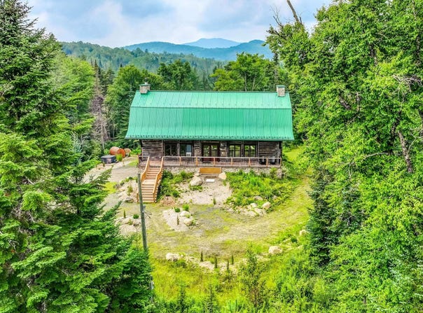 17 Imp. des Spirées, Lac-Supérieur, Quebec J0T 1P0