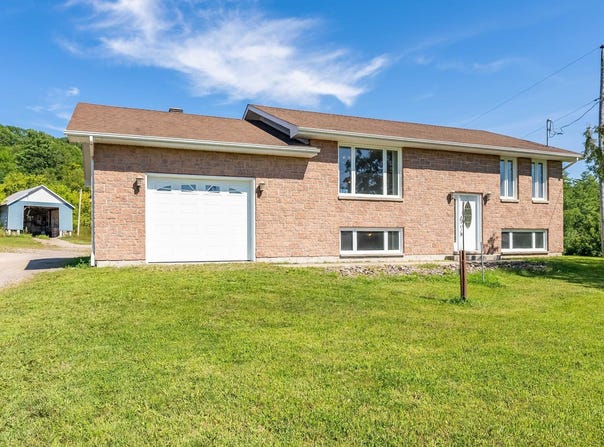 427 Ch. des Outaouais, LÎle-du-Grand-Calumet, QC J0X1J0, CA, L'Île-du-Grand-Calumet, Quebec J0X1J0