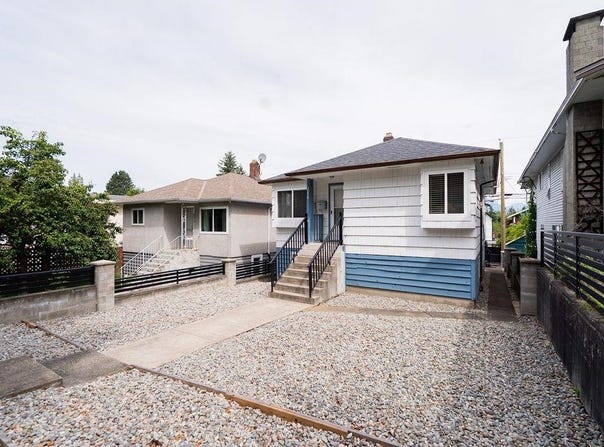 2575 E 29th Avenue, Vancouver, British Columbia V5R 1V2
