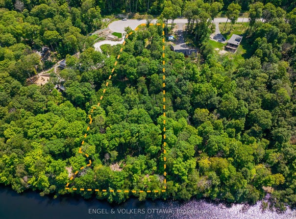 223 Shady Maple Road, McNab/Braeside, Ontario K0J 1G0