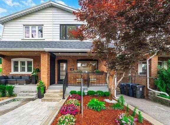 23 Bowmore Road, Toronto, Ontario M4L3H6