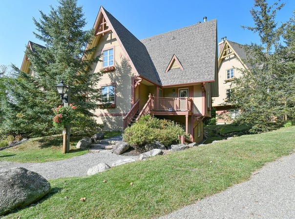236 Ch. de la Forêt 5, Mont-Tremblant, Quebec J8E 3K8