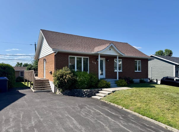 112 Rue de la Touraine, Rimouski, QC G5L5N6, CA, Rimouski, Quebec G5L5N6