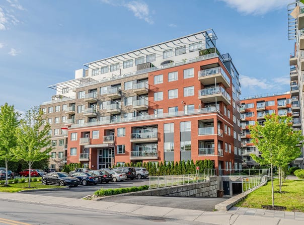 740 Av. Victoria, Saint-Lambert, Quebec J4R0A8