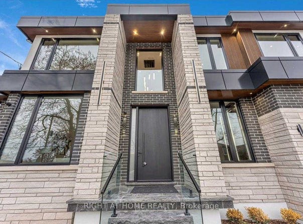 2572 Edenhurst Drive, Mississauga, Ontario L5A2L3