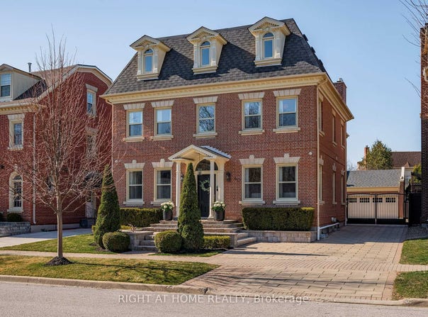 40 Oatlands Crescent, Richmond Hill, Ontario L4C9P1