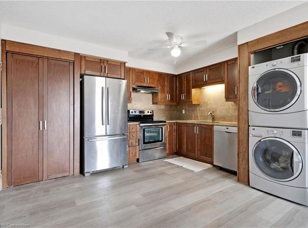 329 Northlake Drive 5, Waterloo, Ontario N2V 1Z1