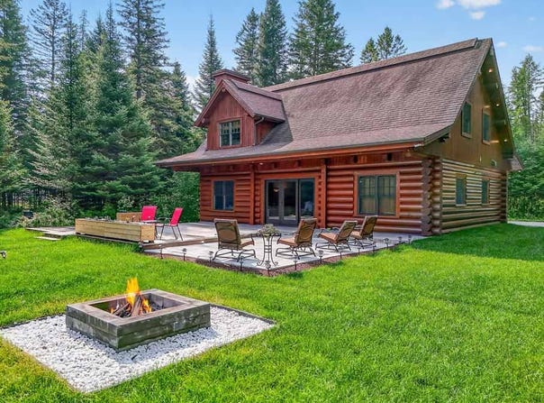 995 Rue Perreault, Mont-Tremblant, QC J8E2P9, CA, Mont-Tremblant, Quebec J8E2P9