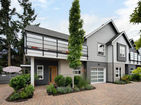9889 Seventh St 7, Sidney, British Columbia V8L 2V8