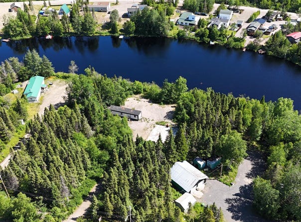 89 Ch. du Lac-Daigle, Sept-Îles, QC G4R5C7, CA, Sept-Îles, Quebec G4R5C7