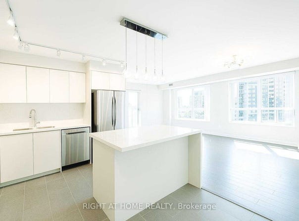 605 - 39 Galleria Parkway, Markham, Ontario L3T0A6