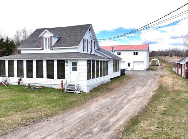 89Z 7e Avenue E., Paspébiac, Quebec G0C2K0