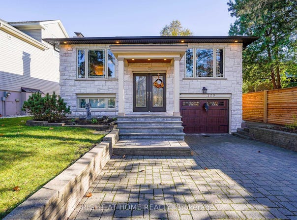 220 Overton Place, Oakville, Ontario L6H1E9