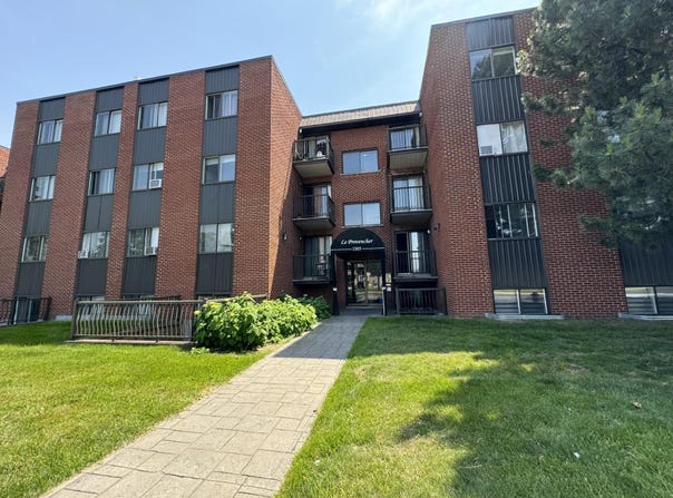 1305 Boul. Provencher, Brossard, QC J4W1Z3, CA, Brossard, Quebec J4W1Z3