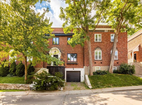 35 Av. Thornhill, Westmount, Quebec H3Y 2E1