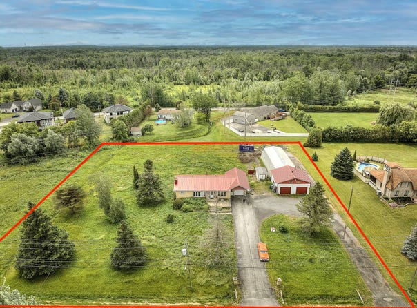 1420 Grande Allée, Carignan, Quebec J3L 3P9