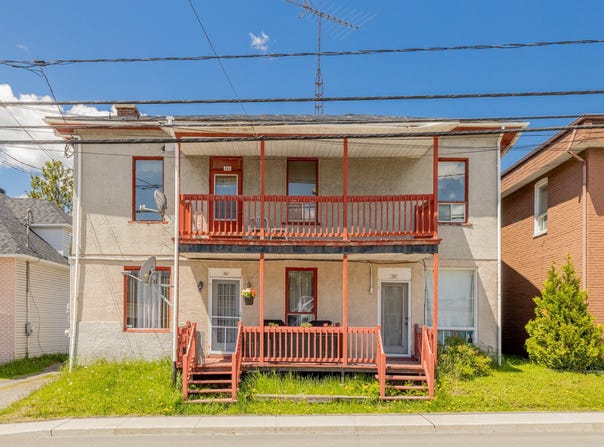 261-265 Rue St-Jacques, Sainte-Thècle, Quebec G0X3G0