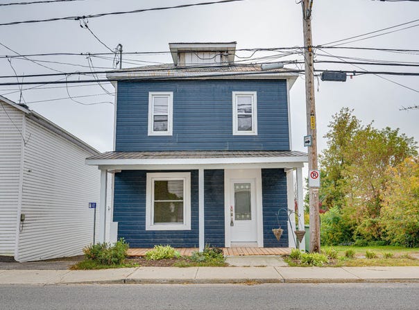 481 Rue Principale, Grenville-sur-la-Rouge, Quebec J0V1B0