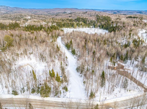 Ch. du Retour-aux-Sources, Amherst, Quebec J0T 2L0