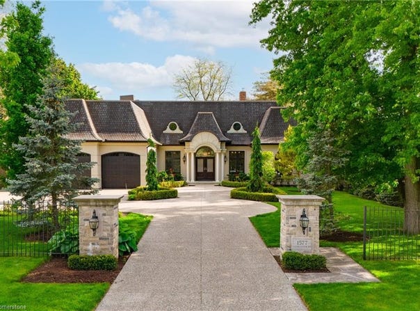 1577 Gloucester Road, London, Ontario N6G2S5