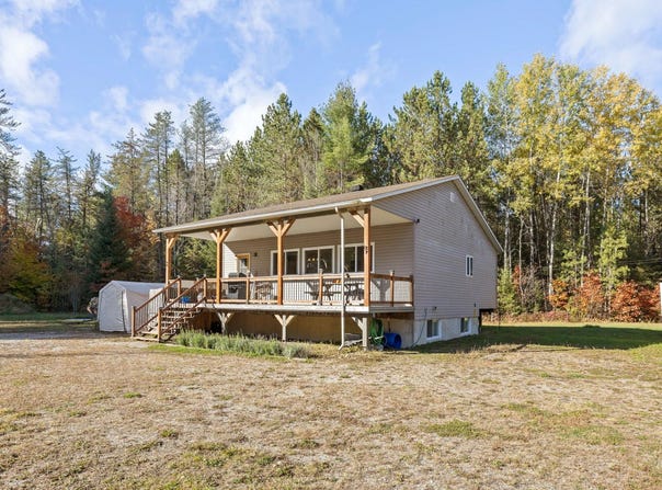 126 Ch. du Ruisseau-des-Cerises, Gracefield, Quebec J0X1W0