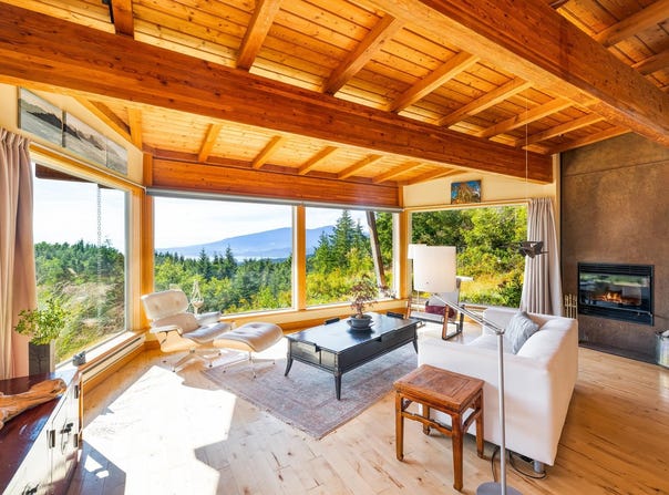 1301 Sunset Road, Bowen Island, British Columbia V0N 1G2
