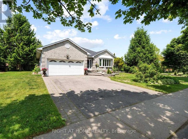94 Lake Driveway Way W, Ajax, Ontario L1S4T2