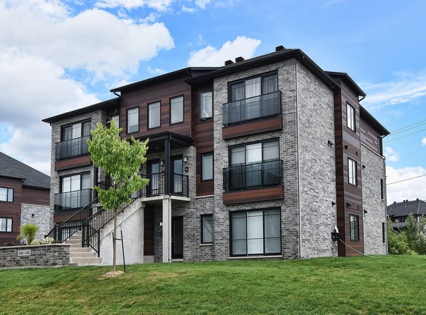 348 Rue du Chardonnay, Sainte-Marthe-sur-le-Lac, QC J0N1P0, CA, Sainte-Marthe-sur-le-Lac, Quebec J0N1P0