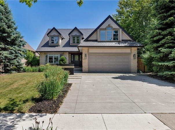 262 Mary Street, Oakville, Ontario L6K3V4