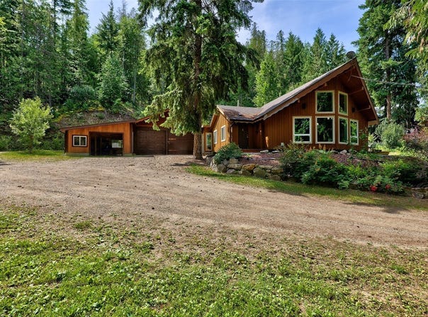 2616 Duncan Road, Blind Bay, British Columbia V0E 1H1