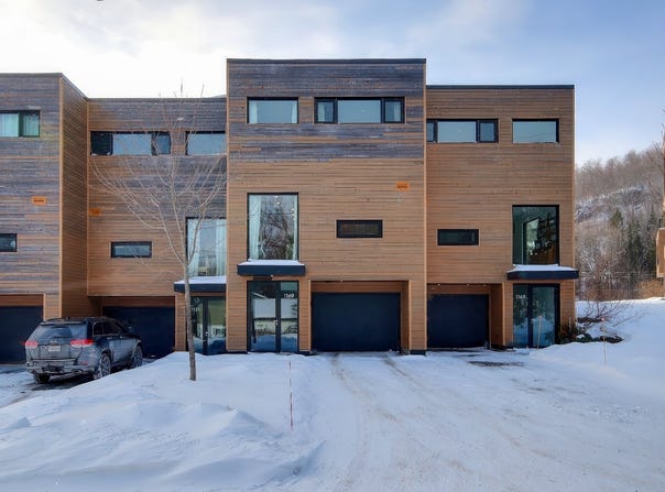 1169 2e Avenue, Val-Morin, Quebec J0T 2R0