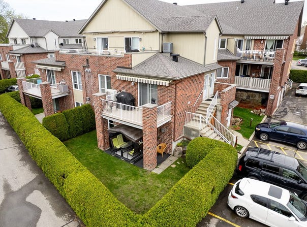 408 Rue St-Eustache, Saint-Eustache, QC J7R2M3, CA, Saint-Eustache, Quebec J7R2M3
