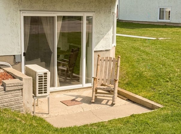 37 Av. Joubert, Candiac, Quebec J5R5T8