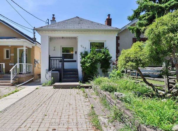 948 Runnymede Road, Toronto, Ontario M6N3W4