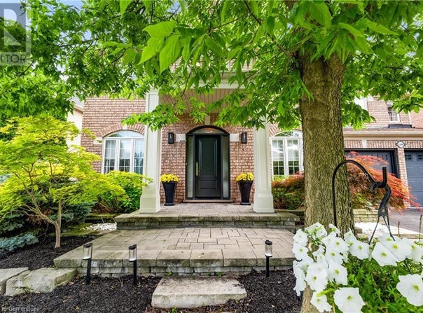 2366 VALLEYRIDGE Drive, Oakville, Ontario L6M5C3