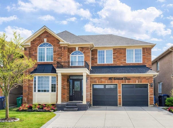 137 Whitwell Drive, Brampton, Ontario L6P1L2