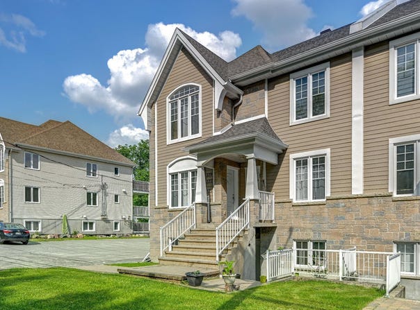 379 Rue des Érables, Brownsburg-Chatham, QC J8G2Y3, CA, Brownsburg-Chatham, Quebec J8G2Y3