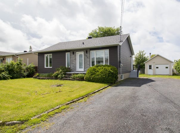 620 Av. des Lilas, Saint-Bruno, Quebec G0W2L0