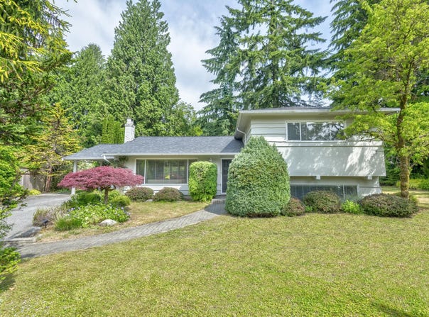 528 Evergreen Place, North Vancouver, British Columbia V7N2Z2