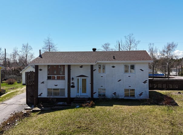 18 Rue des Rochelois, Port-Cartier, QC G5B1H9, CA, Port-Cartier, Quebec G5B1H9