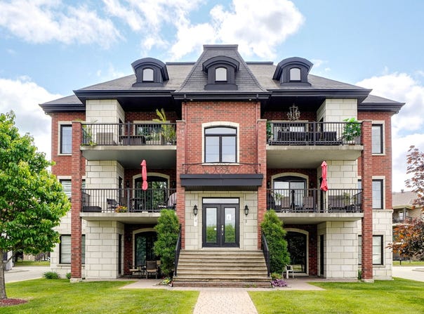 1 92e Avenue E., Blainville, QC J7C0K8, CA, Blainville, Quebec J7C0K8