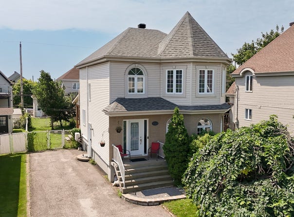 413 Rue Marineau, Saint-Eustache, Quebec J7R7H2